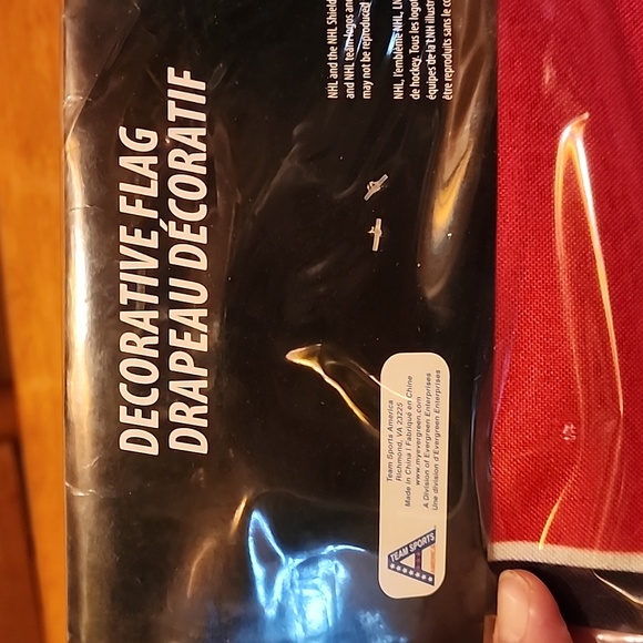 NHL Chicago Blackhawks Decorative Flag - Picture 3 of 6